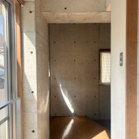 大阪市東住吉区山坂1丁目の賃貸物件/光が入る玄関スペース
