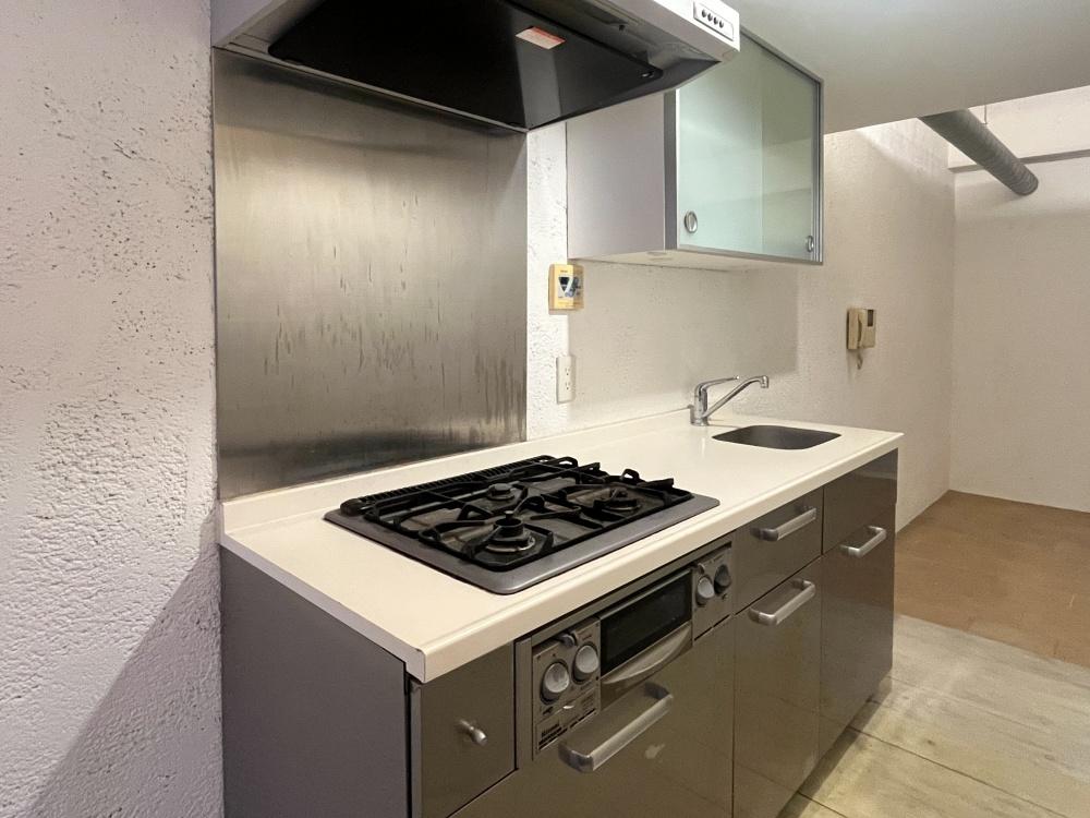 大阪市西区南堀江１丁目の賃貸物件/キッチン設備、充実しています。