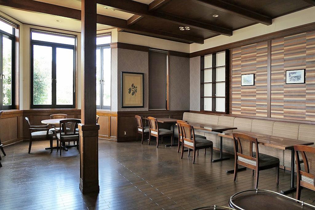 東大阪市客坊町の売買物件/どこの客席も明るい