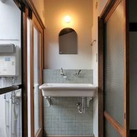 大阪市住之江区西住之江の賃貸物件/縁側にある洗面コーナー。庭を眺めながら身支度を