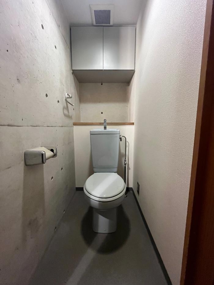 大阪市東住吉区東田辺の賃貸物件/トイレは１階にあります。