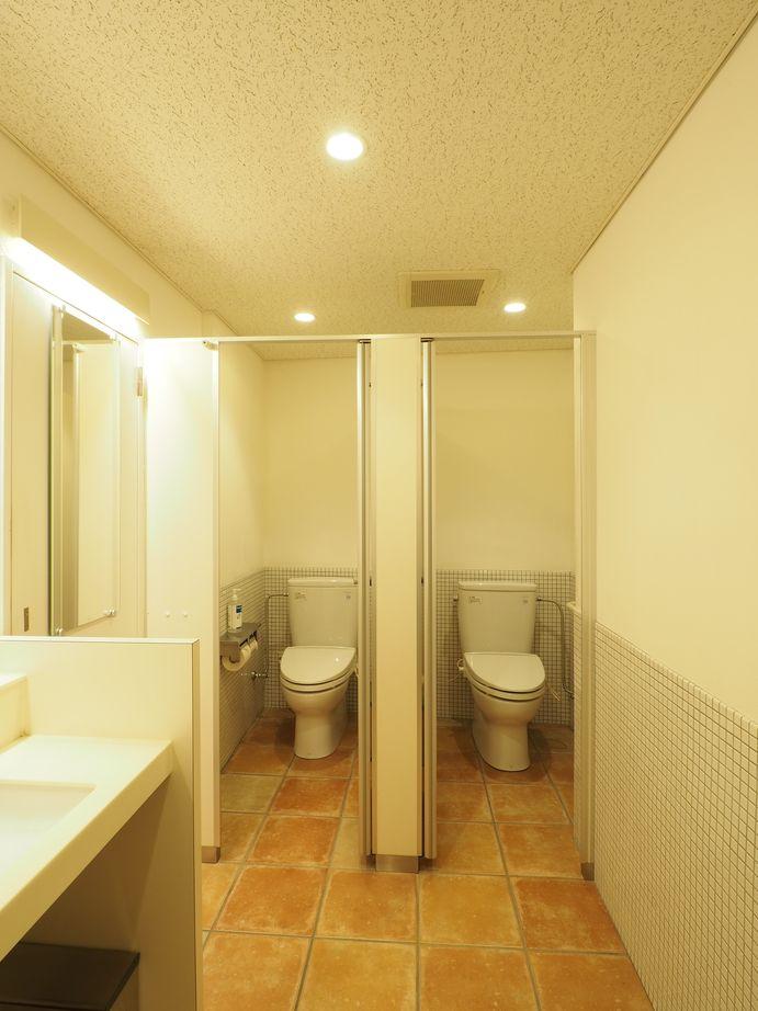 大阪市西区江戸堀1丁目の賃貸物件/1階トイレは男女別。