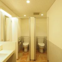大阪市西区江戸堀1丁目の賃貸物件/1階トイレは男女別。
