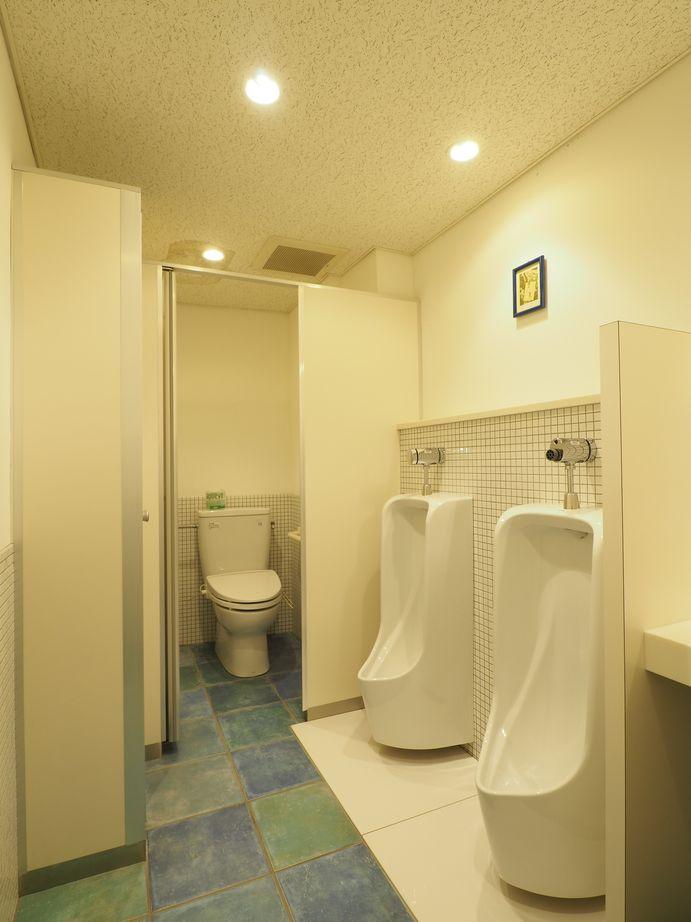 大阪市西区江戸堀1丁目の賃貸物件/1階トイレは男女別。