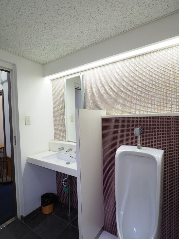 大阪市西区江戸堀1丁目の賃貸物件/3階トイレは男女共用です。