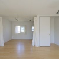 北区田端の賃貸物件/収納の面に合わせてカーテンレールが設置済み