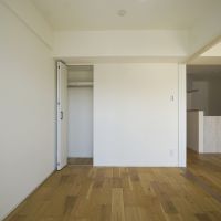 世田谷区大原の賃貸物件/リビング横の洋室。リビングとつなげて使うのがおすすめ