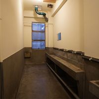 台東区蔵前の賃貸物件/共用の流し。ここも学校みたいな雰囲気