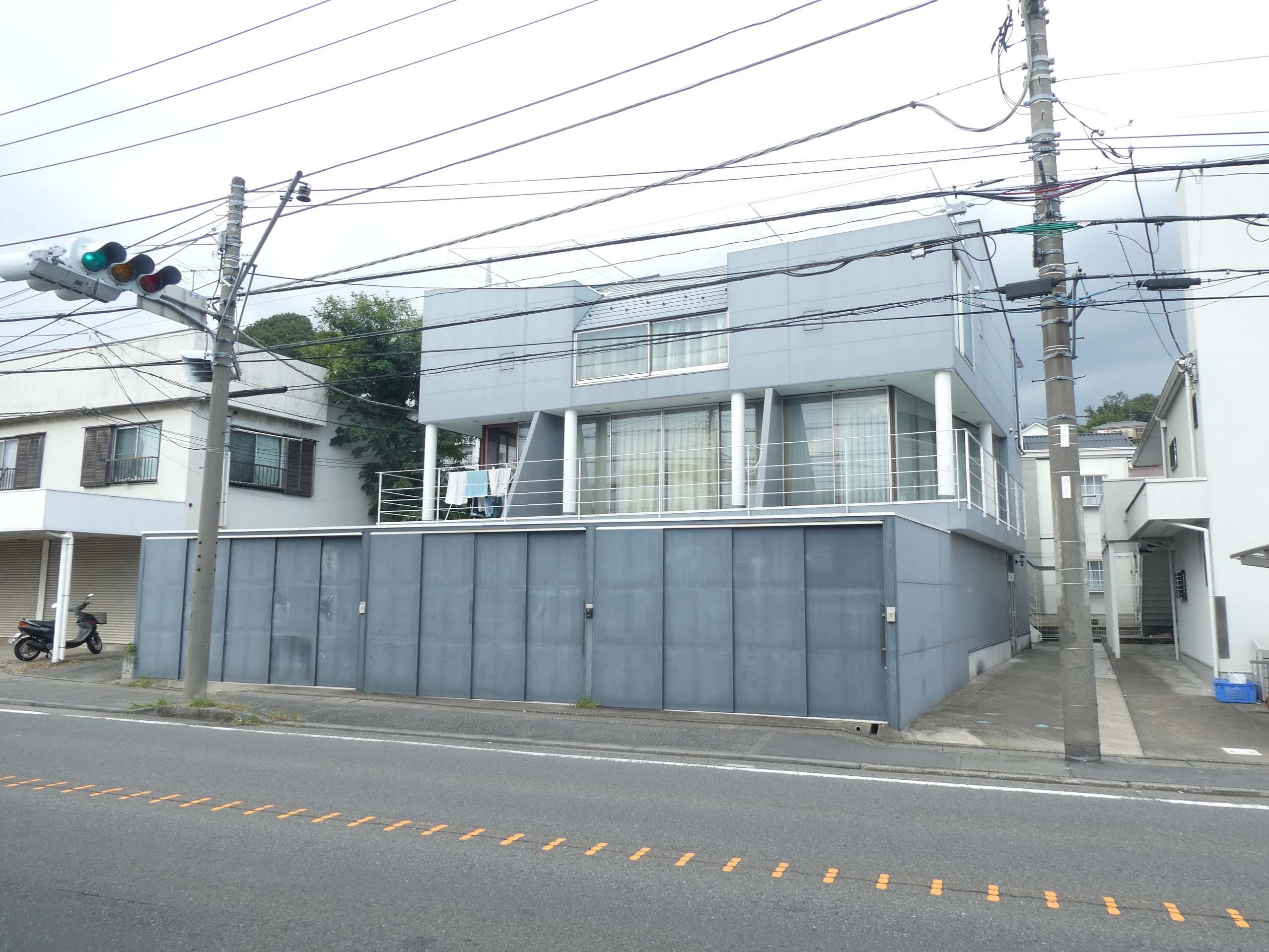 川崎市宮前区神木本町の賃貸物件/外観。1階の1番右側が今回の募集区画