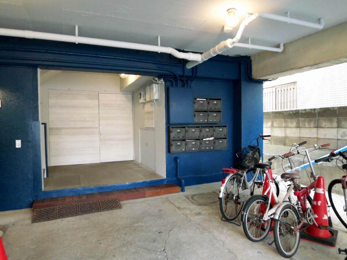 1台に限り自転車駐輪可能。屋根付きがうれしい
