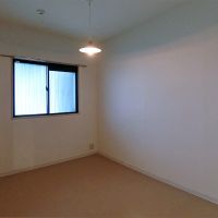 板橋区蓮根の賃貸物件/約5.3畳の洋室：構造上エアコン設置ができません