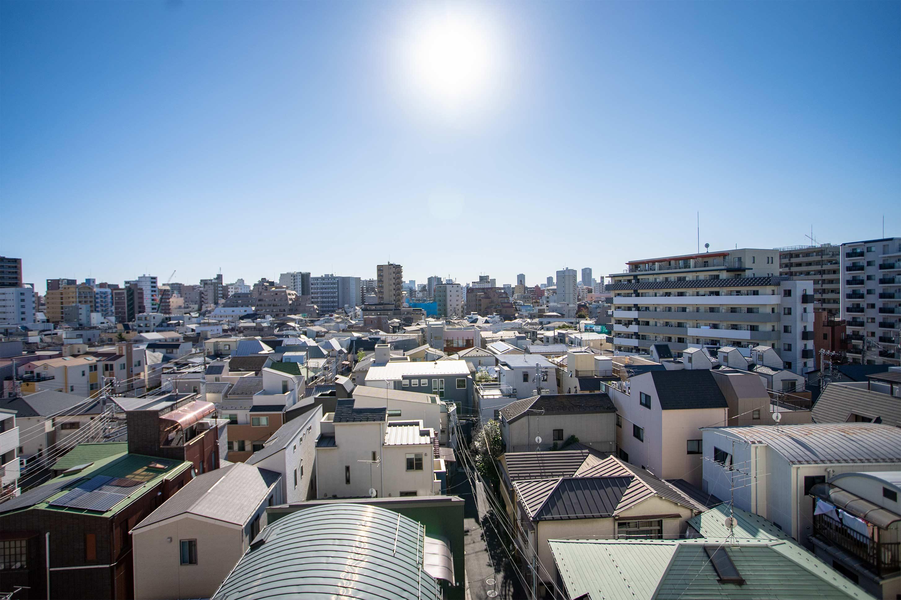 台東区根岸の賃貸物件/リビングから望む、抜けた景色