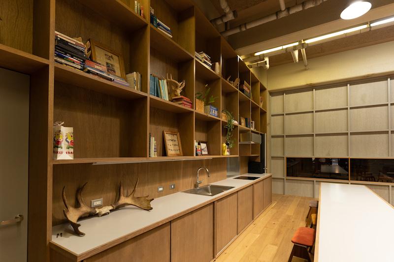 横浜市都筑区池辺町の賃貸物件/大きな造作の棚は長い時間をかけて、いろいろなモノをレイアウトしていって欲しいです