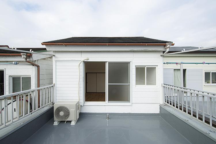 江戸川区北小岩の賃貸物件/3階にはルーフバルコニーが。南向きで日当たりはいいです！