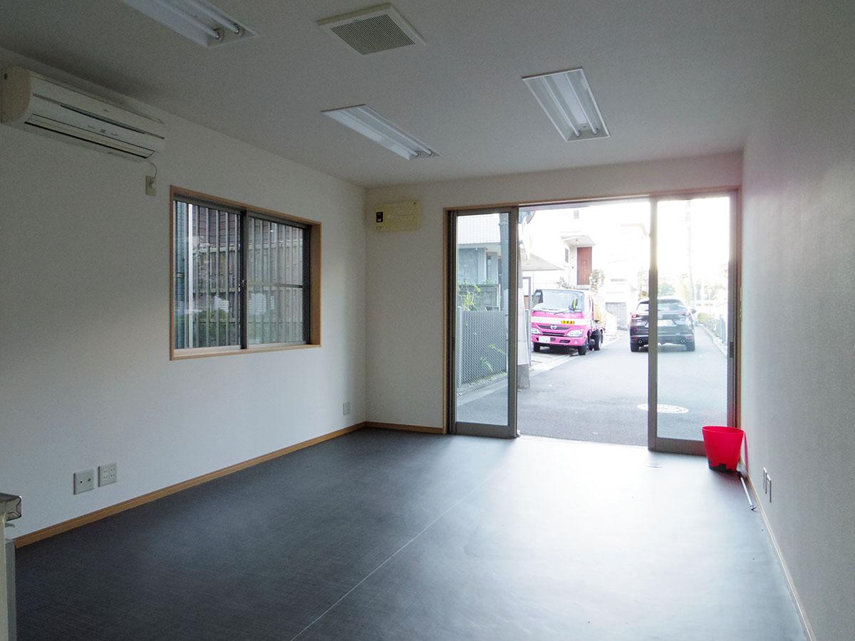 港区西麻布の賃貸物件/1階。間口が広く、視認性が良い