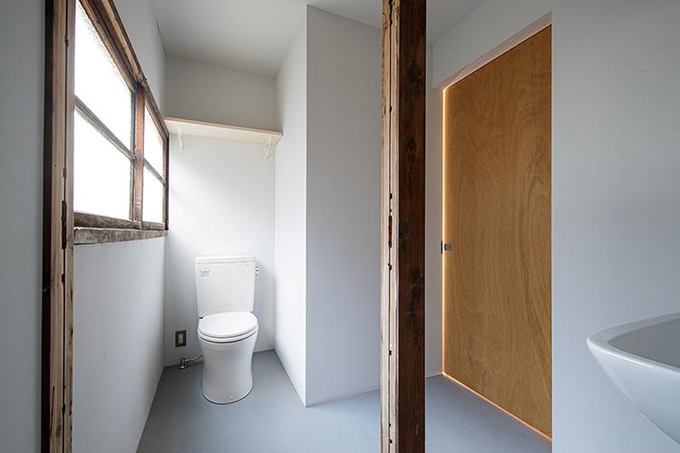 台東区日本堤の賃貸物件/水回りも全てリノベーション済。トイレは1階と2階に2箇所ある