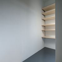 台東区日本堤の賃貸物件/玄関は2カ所。こちらは住宅用の玄関