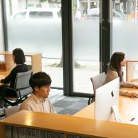 目黒区下目黒の賃貸物件/ゆったりとスペースを設けられたデスク