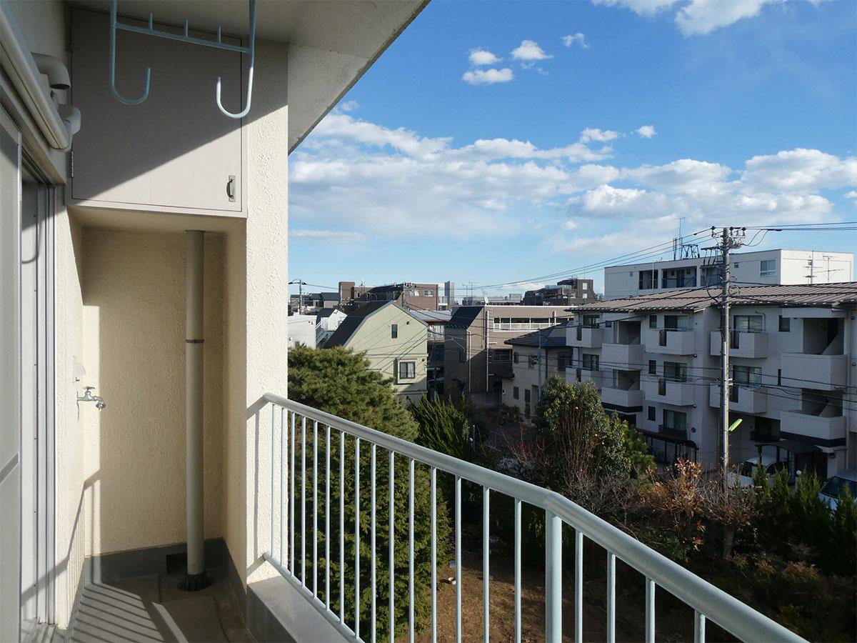 世田谷区弦巻の賃貸物件/奥が洗濯機置き場