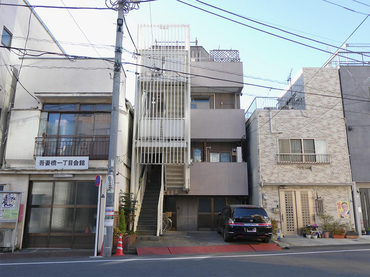 外観。このビルの3階