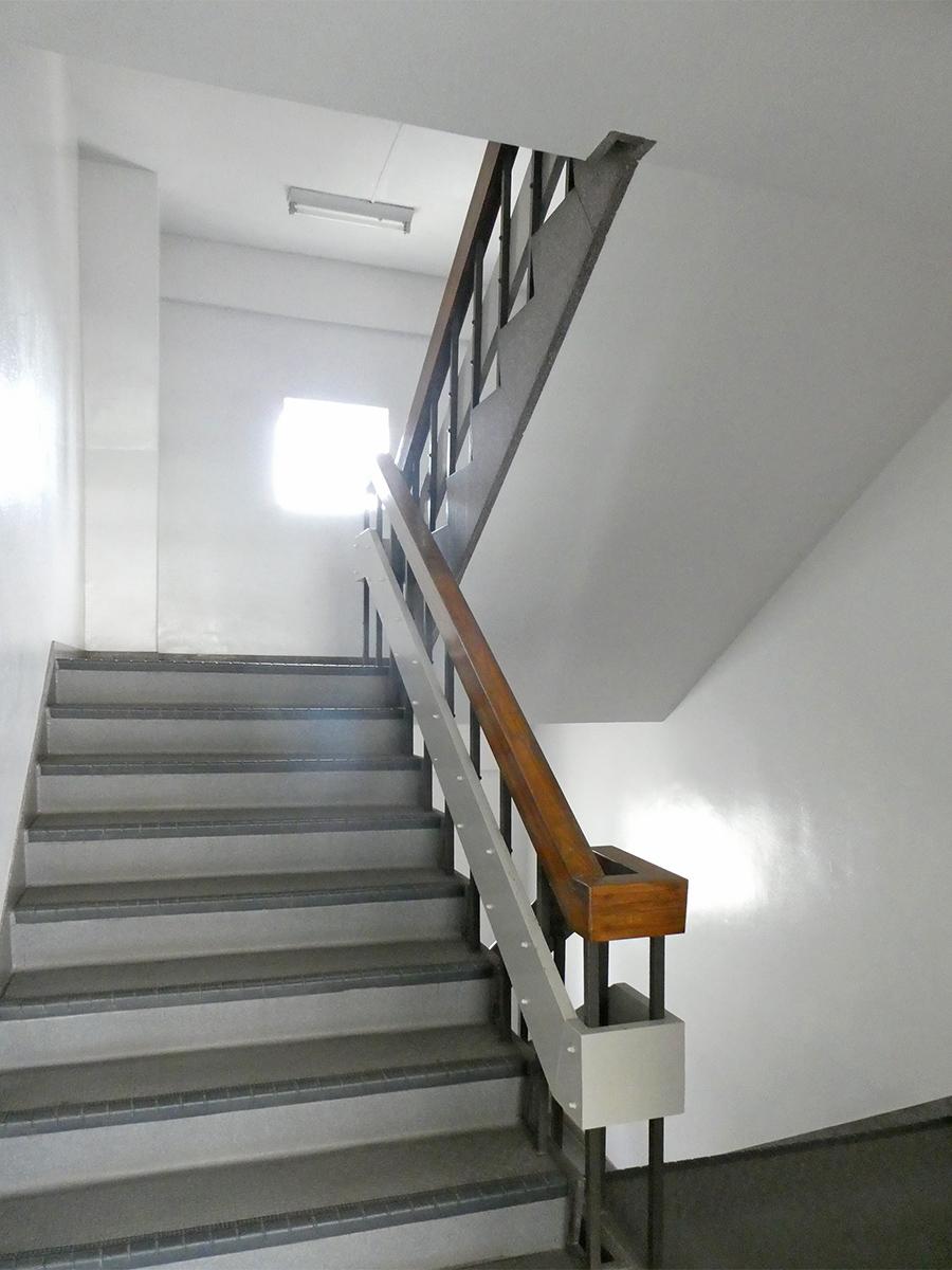港区赤坂の賃貸物件/共用階段