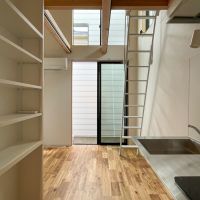 川崎市多摩区栗谷の賃貸物件/玄関側から見た室内