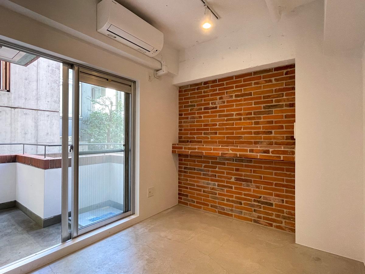 渋谷区千駄ヶ谷の賃貸物件/コンパクトな部屋は2〜4人ほどの打ち合わせに良さそう