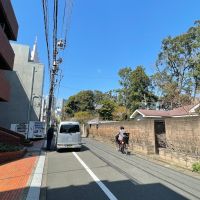 渋谷区千駄ヶ谷の賃貸物件/前面道路。すぐ目の前には新宿御苑
