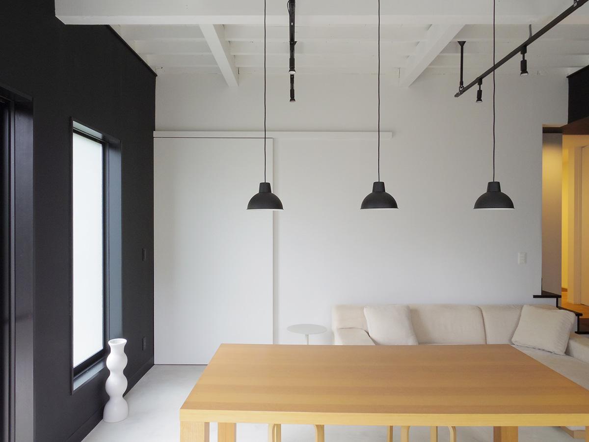 板橋区若木の賃貸物件/天井にはライティングレールが設置済み