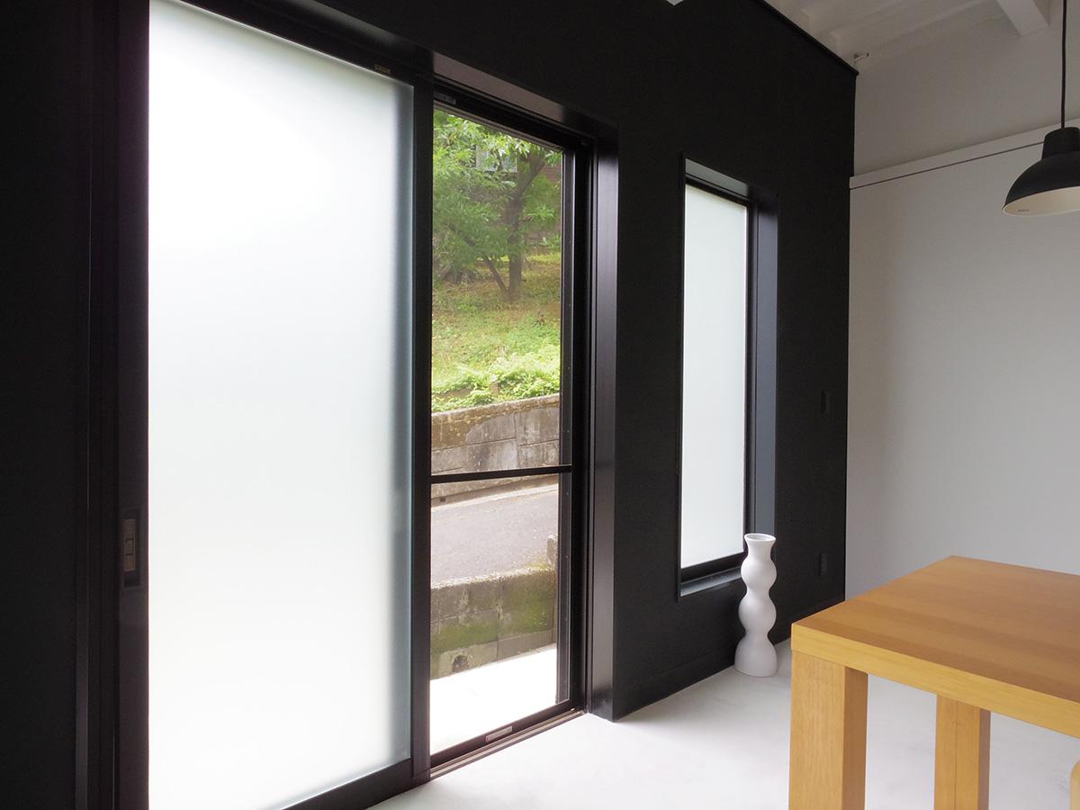 板橋区若木の賃貸物件/開口の先はすぐ緑