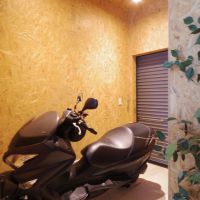 板橋区若木の賃貸物件/小上がりの奥は水栓付きのガレージ。バイクや自転車を止められるサイズ