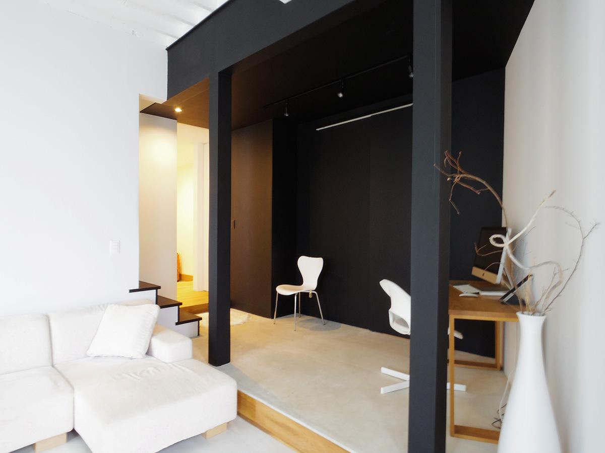 板橋区若木の賃貸物件/アトリエスペースの奥は小上がりになっている