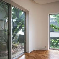 世田谷区瀬田の賃貸物件/桜の木が生えています