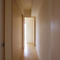 世田谷区若林の賃貸物件/荷物が多い方は廊下をウォークインクローゼット変わりにしてみては？