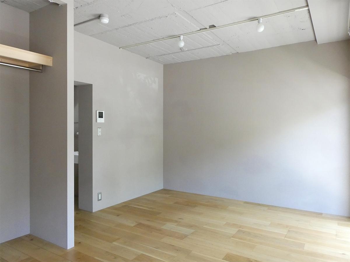 世田谷区玉川の賃貸物件/イタヤカエデ材のフローリングで部屋全体がナチュラルな雰囲気に
