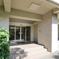 大田区山王の賃貸物件/レトロですがきれいにメンテナンスされたエントランス