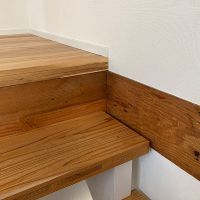 世田谷区池尻の賃貸物件/リノベーションした際に作った階段は、元からある柱や梁の風合いに段々近づいてきました