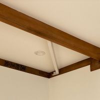 世田谷区池尻の賃貸物件/2階の天井は、断熱の関係で梁を現しにしただけの仕上げです