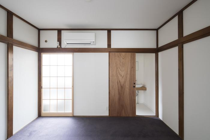 墨田区東向島の賃貸物件/和室の名残を残した感じに、床がカーペット仕上げなのが、斬新な組み合わせでオシャレ