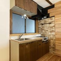 練馬区高松の賃貸物件/キッチン。置き型ガスコンロ2口は残置物