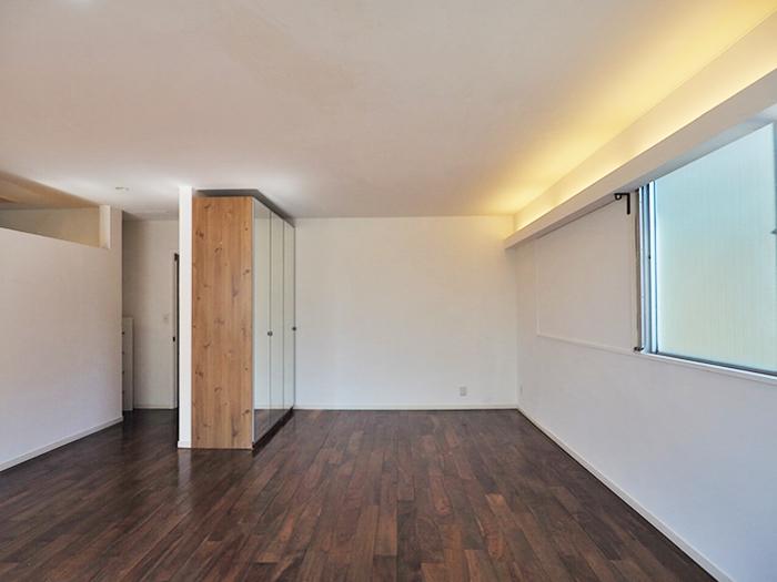 杉並区上井草の賃貸物件/収納前にベッドのレイアウトが落ち着きそう