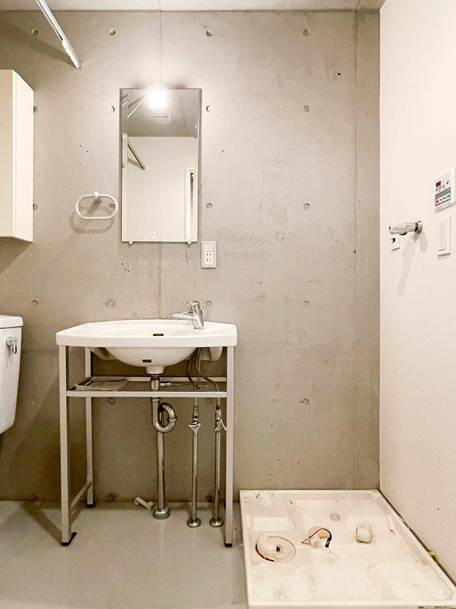 杉並区天沼の賃貸物件/1階：洗面台の横に洗濯機置き場