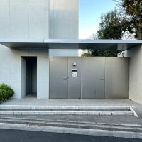 杉並区天沼の賃貸物件/セキュリティがしっかりした重厚なエントランス