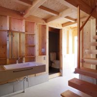 埼玉県さいたま市南区白幡の賃貸物件/玄関から土間でつづく階段室