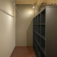 荒川区東日暮里の賃貸物件/前入居者は壁際を区切ってクローゼットとして使っていたそうです