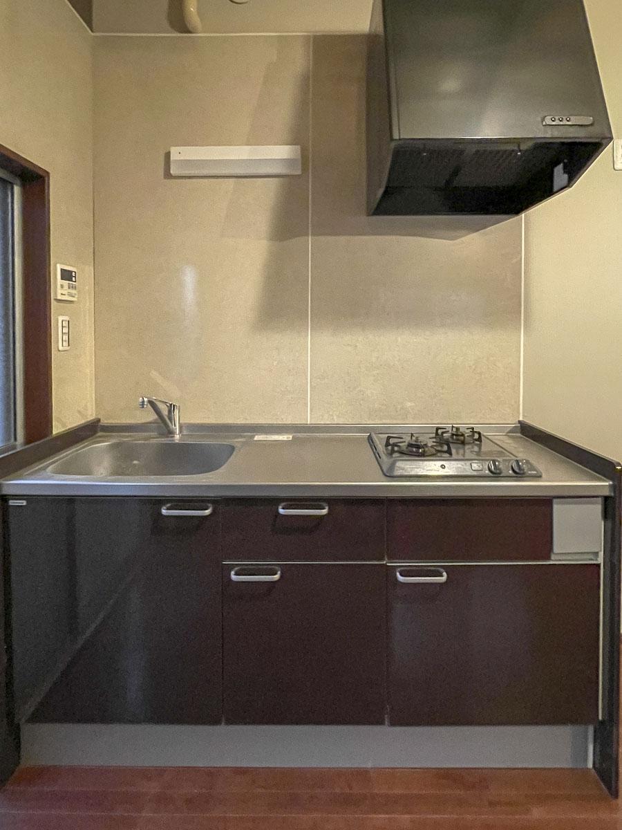 荒川区東日暮里の賃貸物件/キッチンはガスコンロ2口