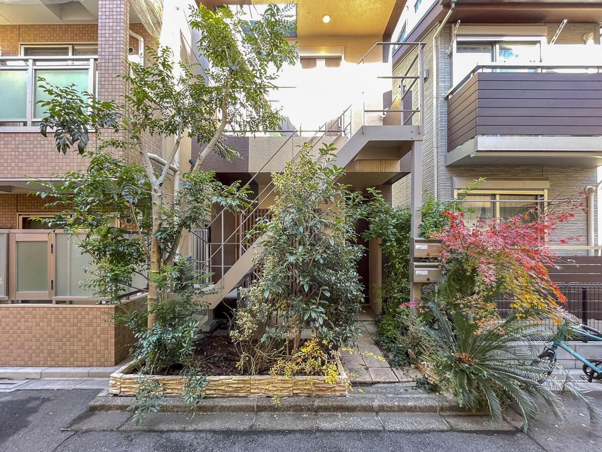 荒川区東日暮里の賃貸物件/植栽、いい感じ