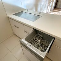 渋谷区代々木の賃貸物件/珍しい横並びの3口IHコンロに、大きめの食洗機
