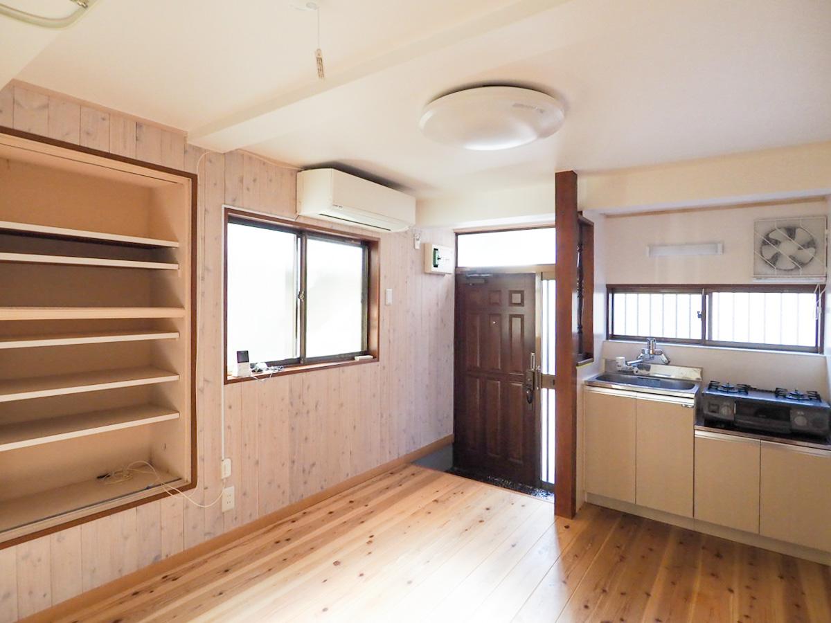 中野区中野の賃貸物件/1階は水回りがまとまっています。天井は少し低めです