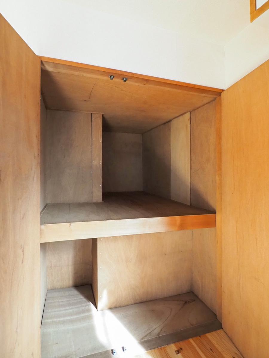 中野区中野の賃貸物件/2階の押入。奥行きが深く、収納量はしっかり